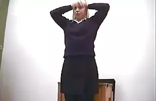 XXX ցույց է տալիս pussy տակ աղախին փորն վիդեո կաթի