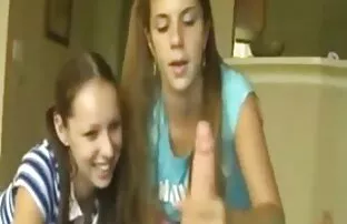 XXX Գեղեցիկ քոլեջ աղջիկ սեքս դարձնել ճաշը sexy.